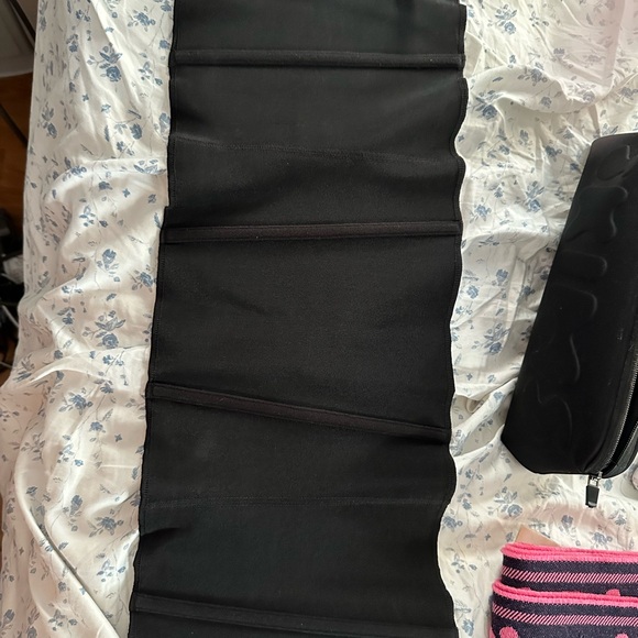 Skims waist trainer with bag - Picture 5 of 5